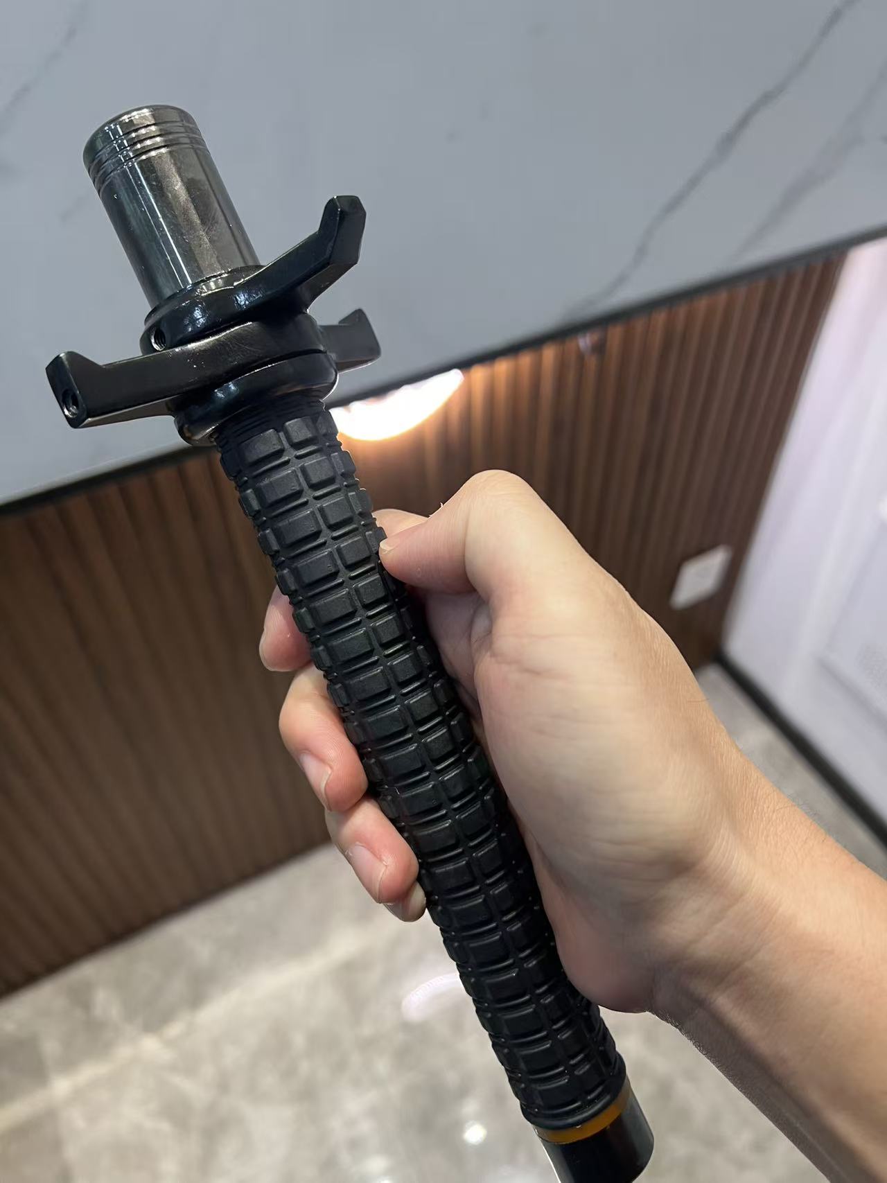 Automatic/Manual telescopic baton